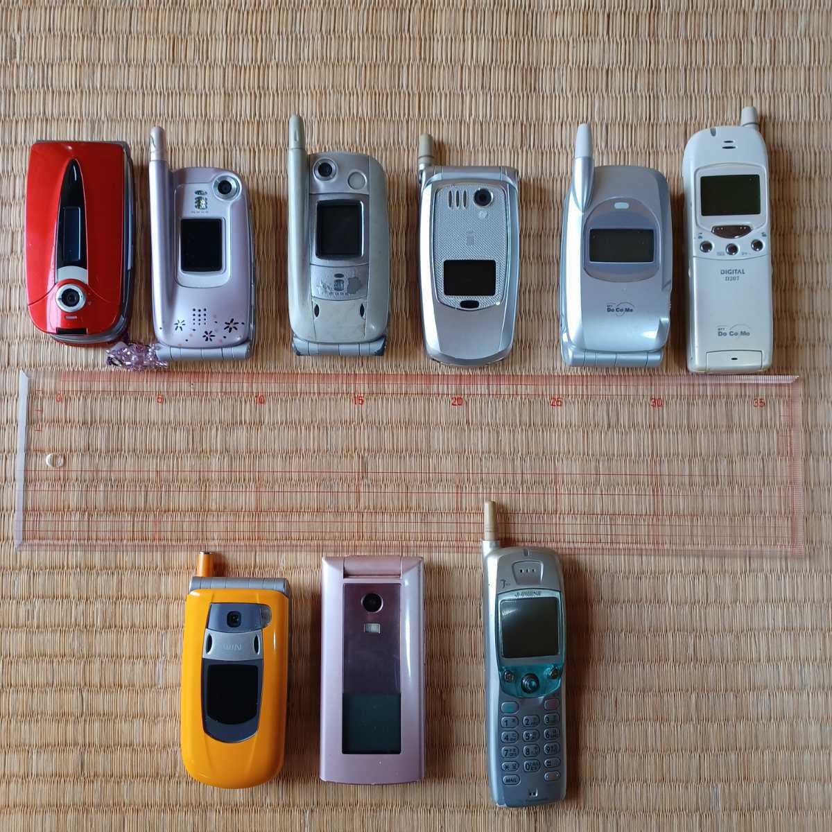 携帯電話 ガラケー ドコモ au j-phone デジタル FOMA 東芝 京セラ 