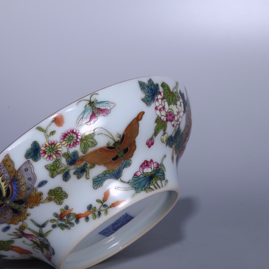徳 旧家蔵出 清 粉彩花卉蝶紋碗一対 嘉慶年製款 共箱 陶芸 中国陶瓷器 