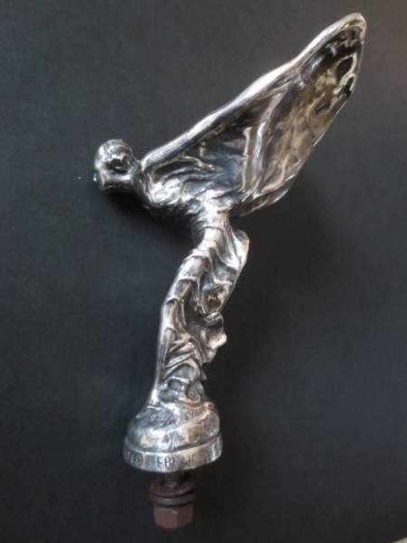 幻の逸品　ロールスロイスシルバーゴーストマスコット・ROLLS　ROYCE　・コーンズ・ベントレー・シルバーゴースト・レイス・ドーン・英国車_純銀製で輝きを放つ素晴らしい彫刻作品です