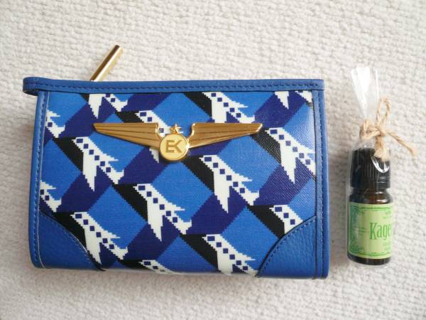 IDEE ELEY KISHIMOTOi- Lee kisi Moto travel make-up pouch new goods aroma oil extra attaching blue blue ite-