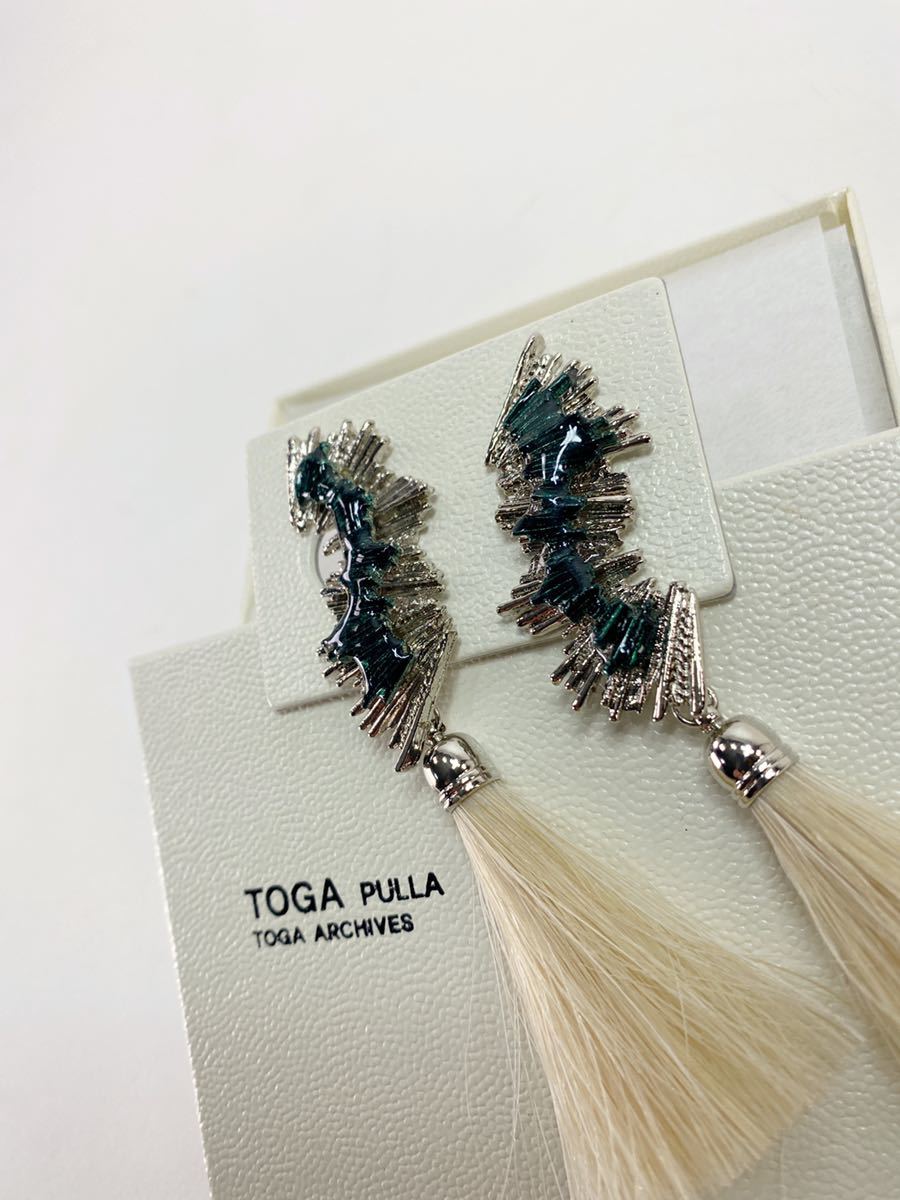SALE/84%OFF】 トーガ イヤリング 美品 箱付き 3broadwaybistro.com