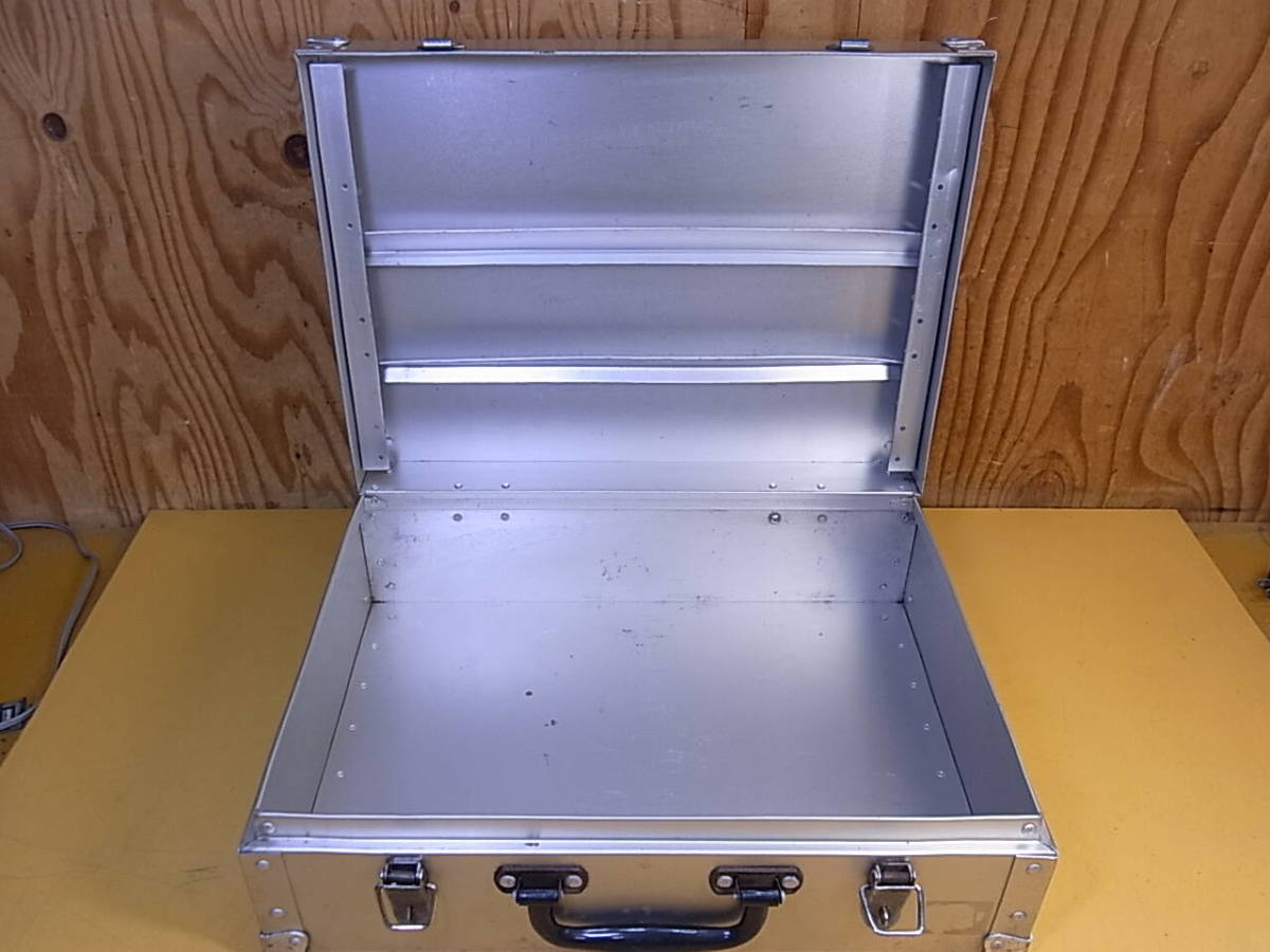 *R/798*da сахалинский таймень багажник DAITO TRUNK* aluminium багажник * aluminium кейс * retro античный * б/у товар 