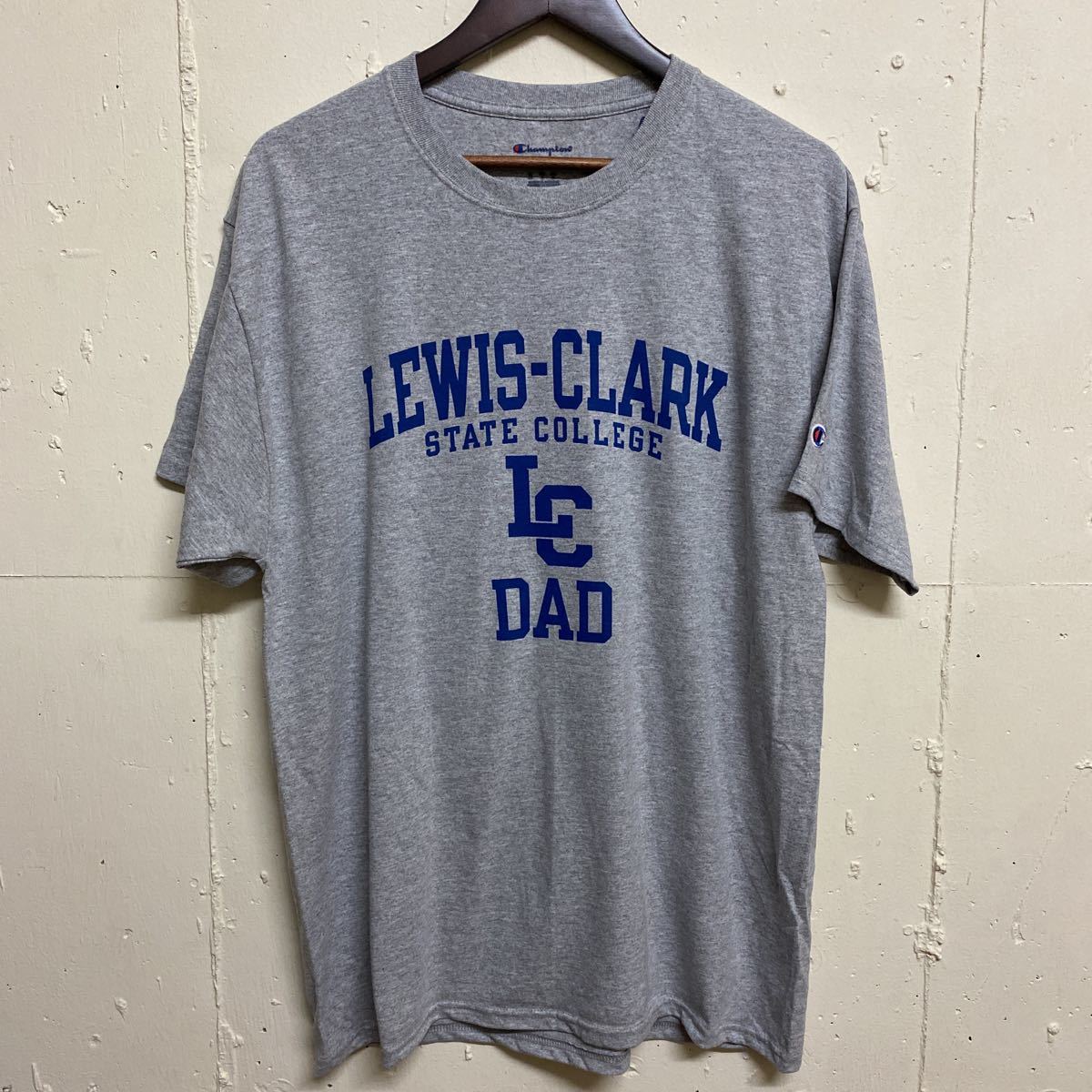 タグ付き チャンピオン Champion LEWIS-CLARK STATE COLLEGE ロゴTシャツ 半袖 L|PayPayフリマ チャンピオンTシャツ 半袖 NCAA 記念Tシャツ