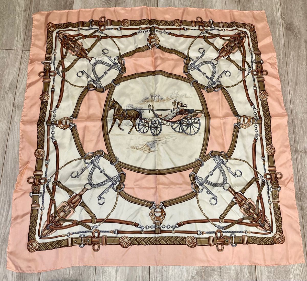 エルメス風 スカーフ ピンク系 90×90 フランス製【まとめ買い エルメス風 スカーフ ピンク系 90×90 フランス製【まとめ買い