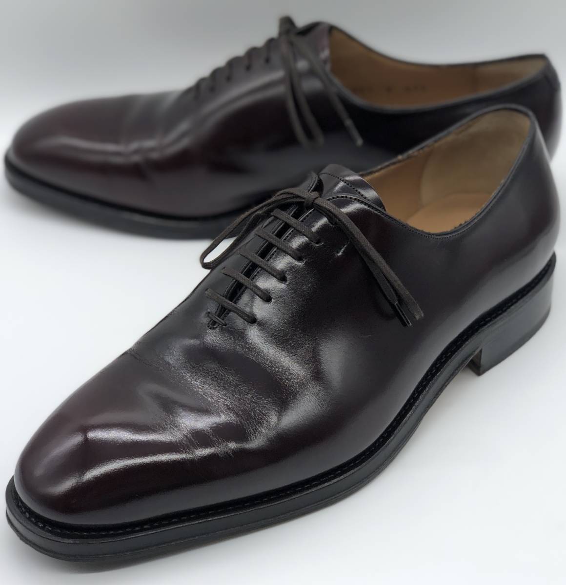 超新作】 サイズ8EEE【送料無料】FerragamoTramezza ホールカット 当日発送可 フェラガモ ホールカット 5.5 美品 ドレス/ビジネス