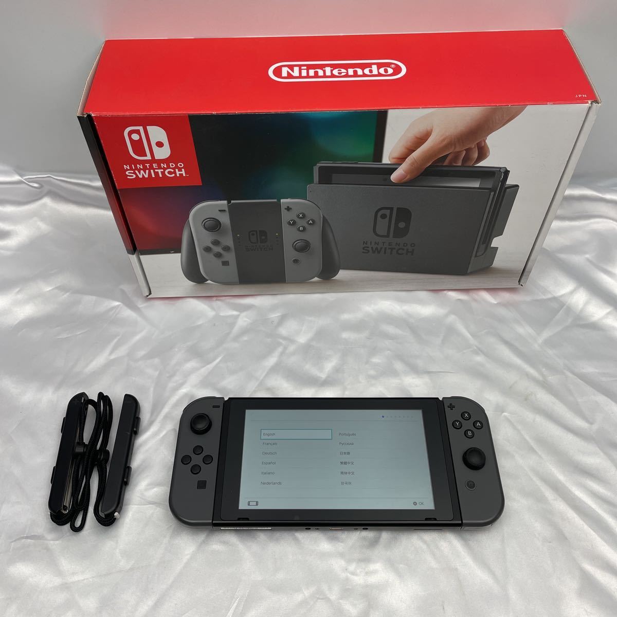 動作確認済み すぐ遊べます Nintendo Switch 2018年製 本体 ジョイコン