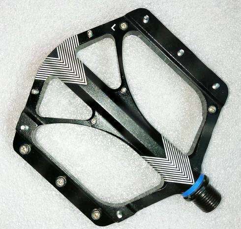 激安特価 【送料無料/税込】薄型幅広軽量ペダルペアMTBフリーライドダウンヒルモトクロスダートマウンテンバイクペダル フラットペダル 激安特価 【送料無料/税込】薄型幅広軽量ペダルペアMTBフリーライドダウンヒルモトクロスダートマウンテンバイクペダル フラットペダル