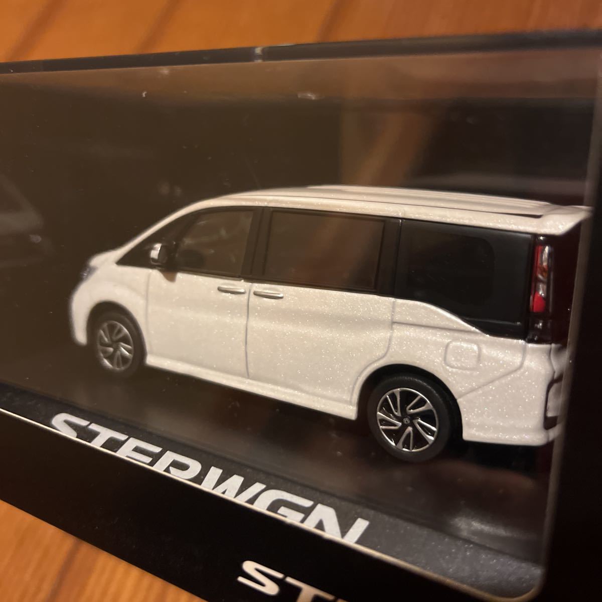 新品非売品 ホンダ ステップワゴンスパーダ1/43 ディスプレイモデル
