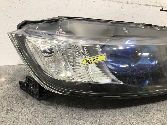 オデッセイ/RB1/RB2 純正 右ヘッドライト/ランプ レベライザー キセノン HID 刻印J KOITO 100-22497 ホンダ (112267)_画像5