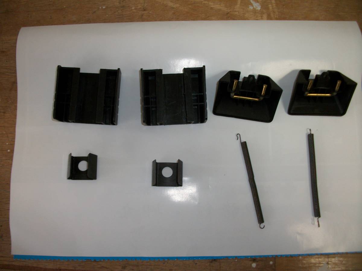 レカロ関連パーツ スライドレールカバー １セット 取り付け部位、コピー付 ④の画像2