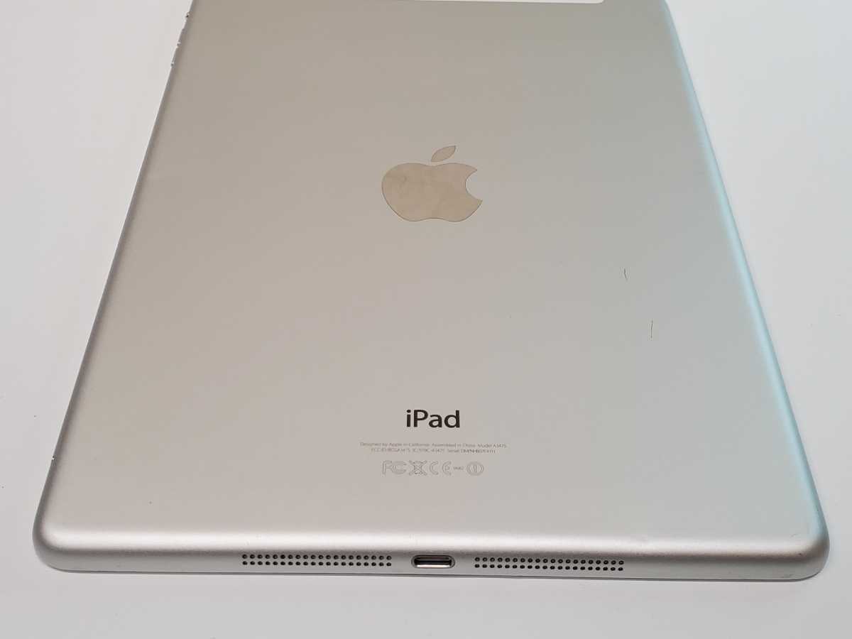 即納限定品iPad Air 16GB au シルバー 本体 キーボード MD794JA/A #40103 iPad本体