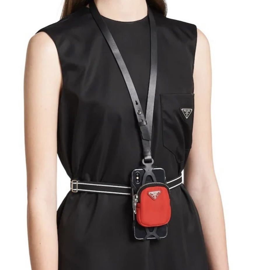 美品】PRADA プラダ スマートフォン ケース 携帯 ストラップ 小物入れ