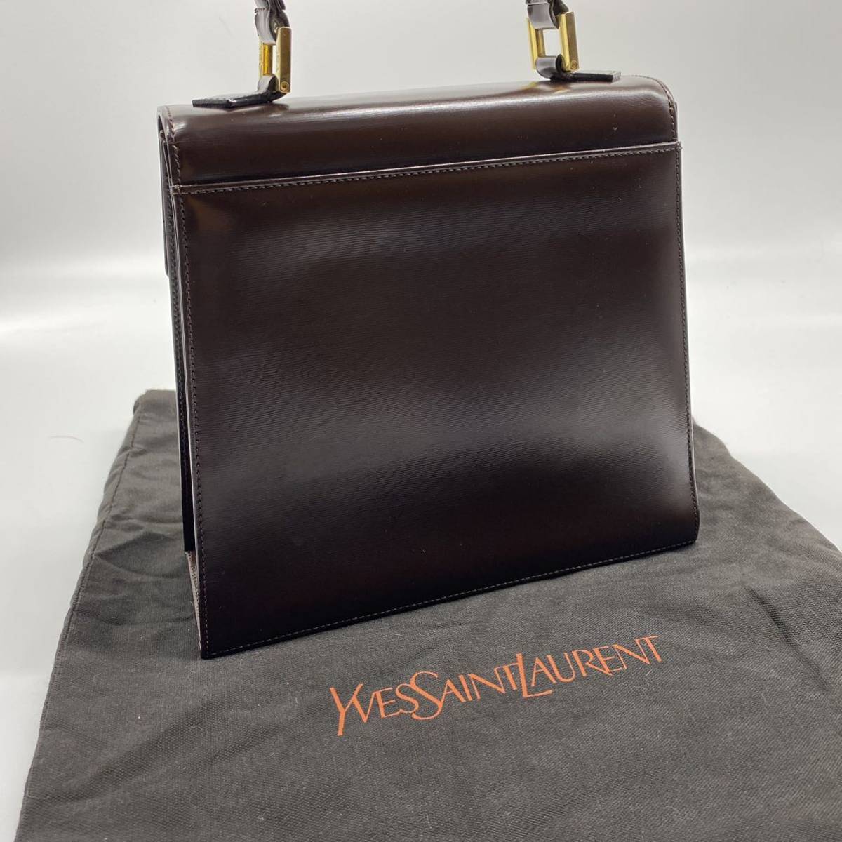 1円【極上美品・超稀品】YVESSAINTLAURENT イヴサンローラン ハンドバッグ ケリー型 レザー ロゴ型押し カサンドラロゴ ブラウン_画像3