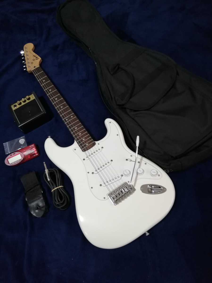 Squier by fender ストラトキャスター ストラトタイプ エレキギター +