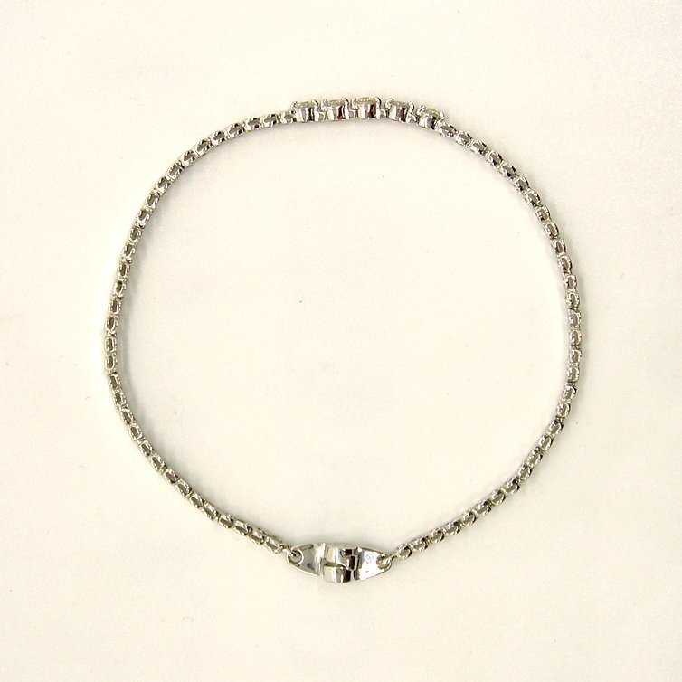 BR19:K18WG diamond bracele 