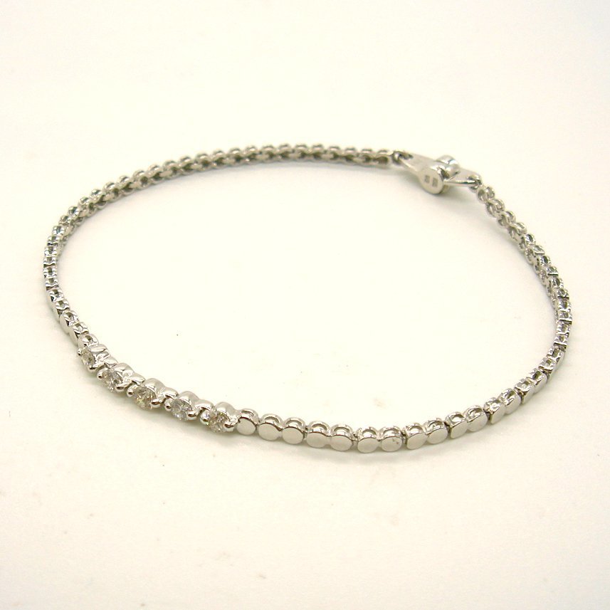 BR19:K18WG diamond bracele 