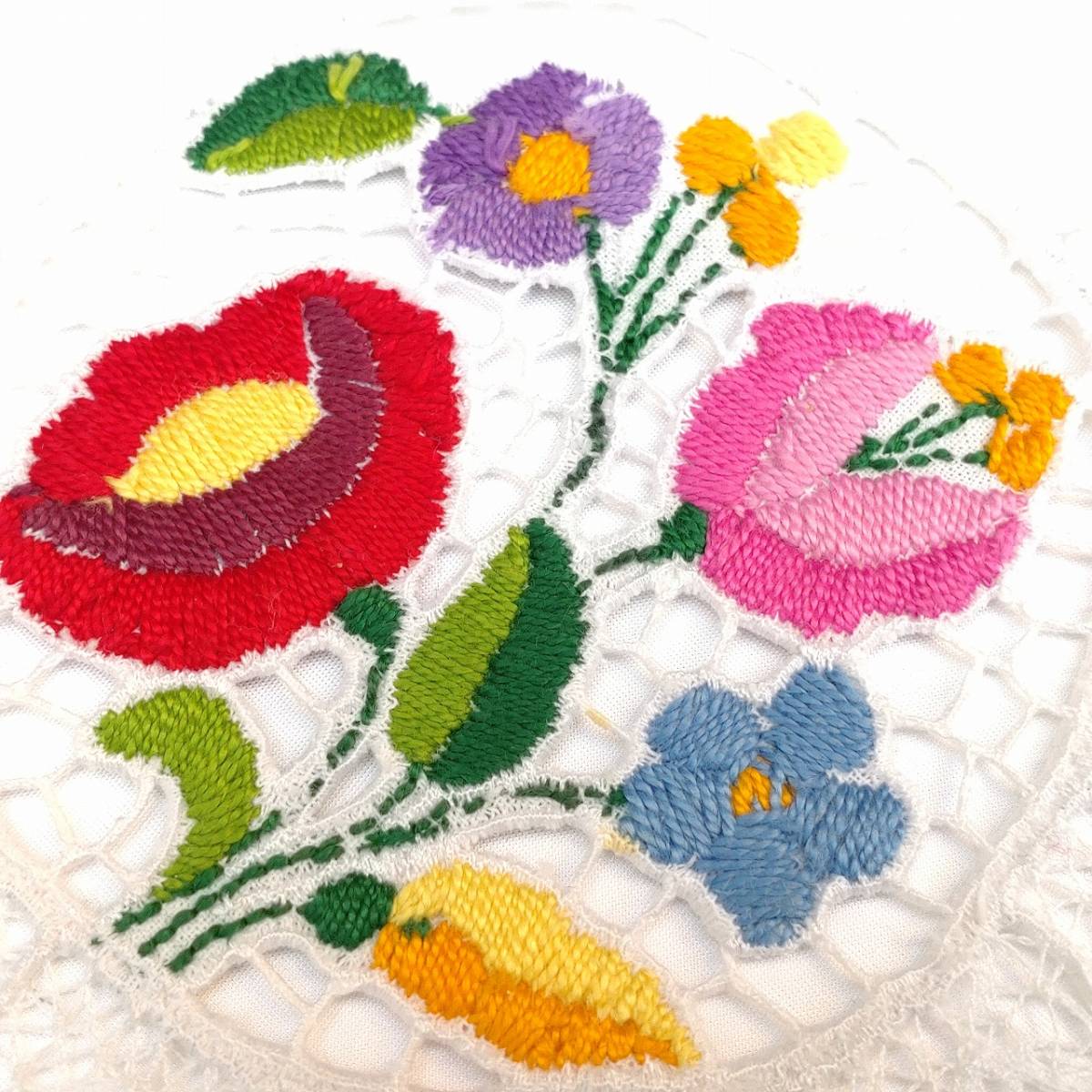  race vase .3 sheets embroidery flower. pattern diameter : large approximately 20cm small approximately 16cm [3033]