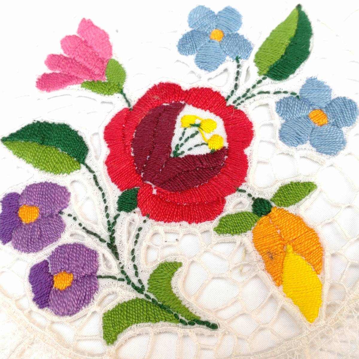  race vase .3 sheets embroidery flower. pattern diameter : large approximately 20cm small approximately 16cm [3033]