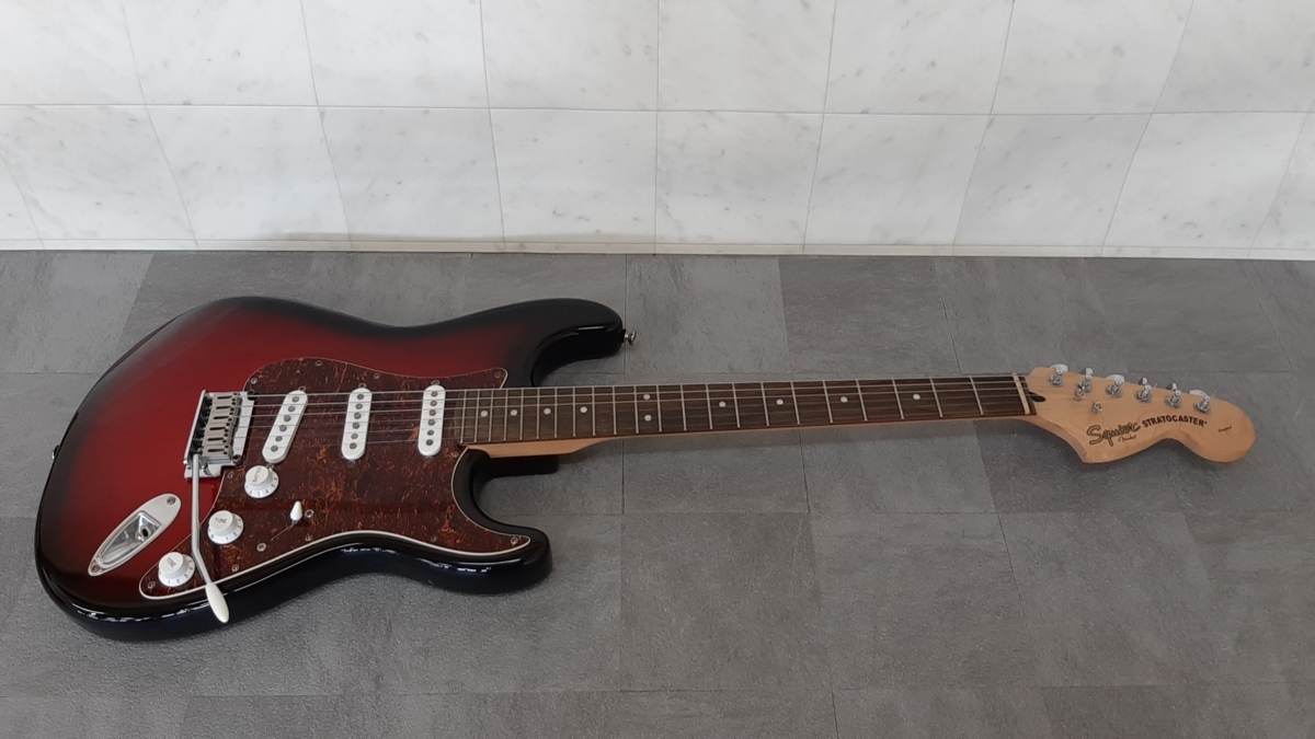 03D158□Squier by Fender エレキギター STRATOCASTER ストラト