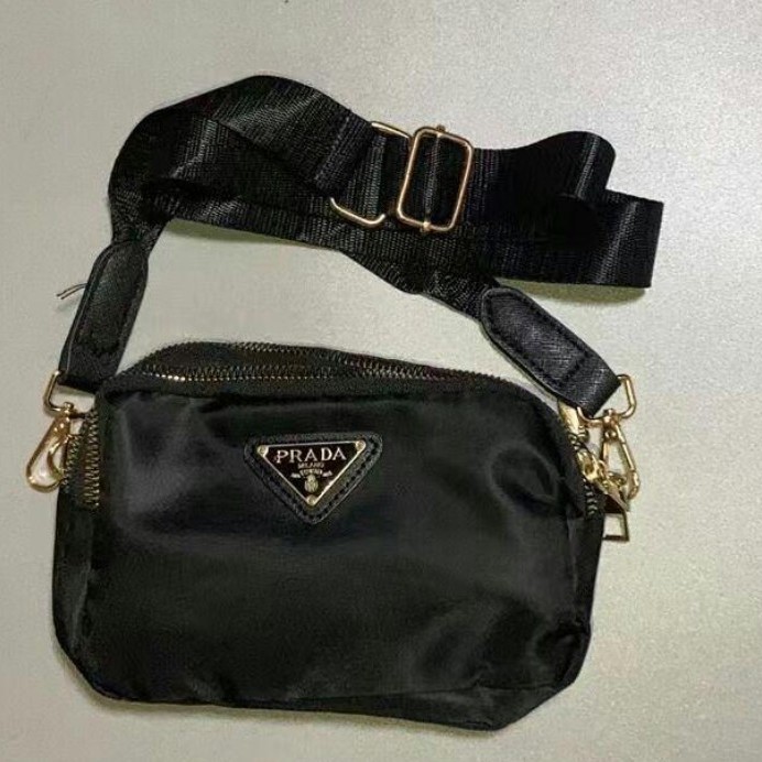 即日発送】PRADA プラダ ポーチ ショルダーバッグ ノベルティ 即日発送】PRADA プラダ ポーチ ショルダーバッグ ノベルティ