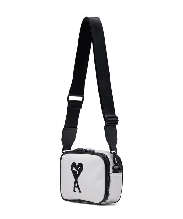 amiparis PUMA x AMI Small Shoulder Bag|Yahoo!フリマ(旧 amiparis PUMA x AMI Small Shoulder Bag|Yahoo!フリマ(旧