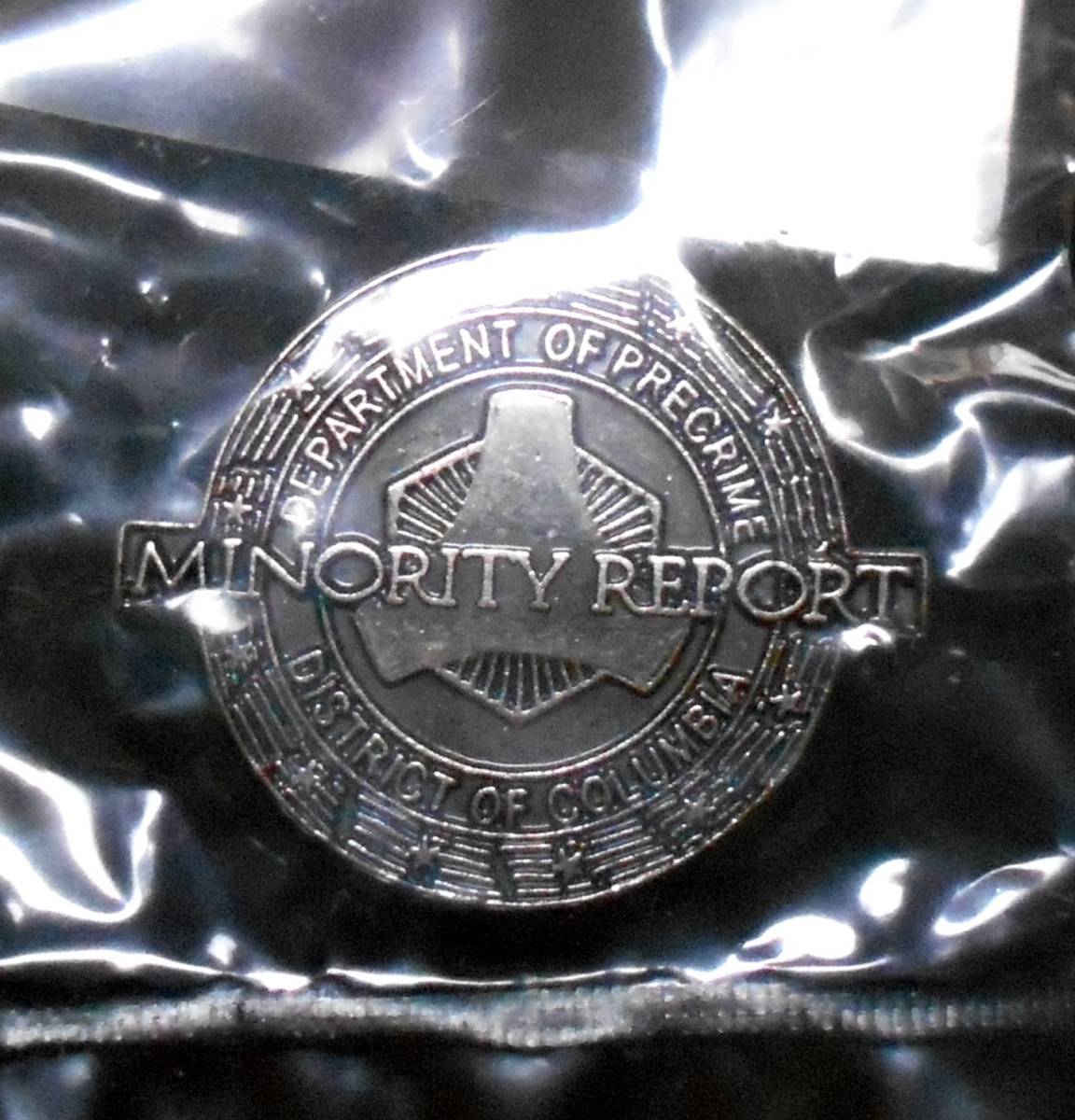 :【新品!!】 映画 マイノリティ リポート ピンバッジ ピンズ 前売り特典 MINORITY REPORT トム・クルーズ スピルバーグ 2002年 非売品_画像2