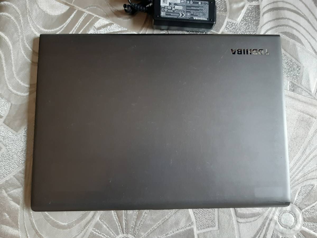 東芝 R63/J i5 8250U 256G/SSD M.2 8G 1920x1080 WiFi Bluetooth