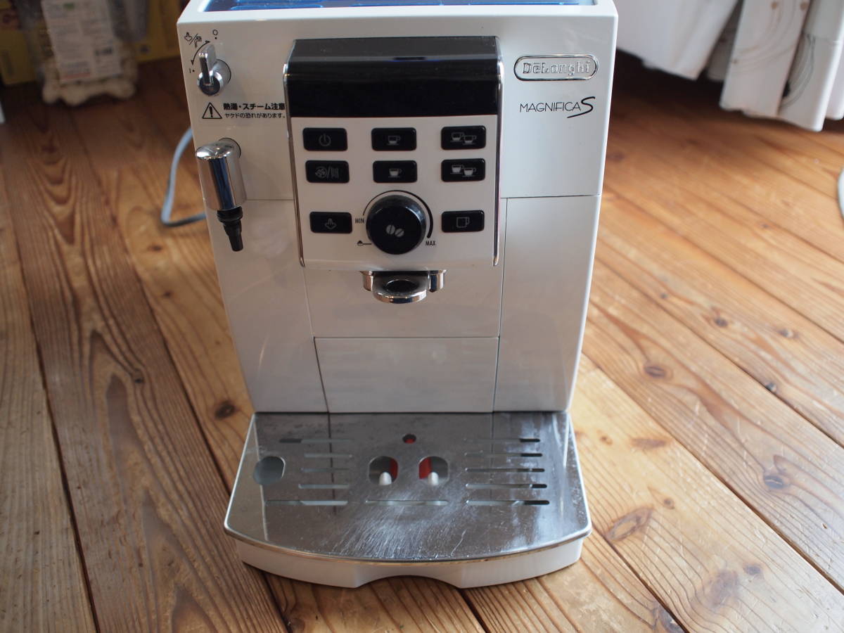DeLonghi デロンギ ☆全自動エスプレッソマシン☆ ECAM23120WN