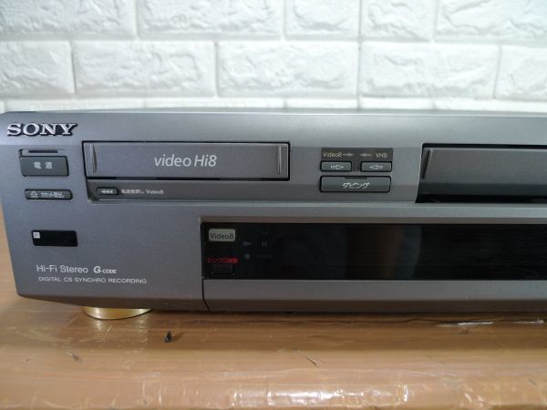 ジャンク　SONY（ソニー）　VHS-HiFi／ステレオHi-8ビデオデッキ　WV-H5　リモコン付き　SKN-3799_画像2
