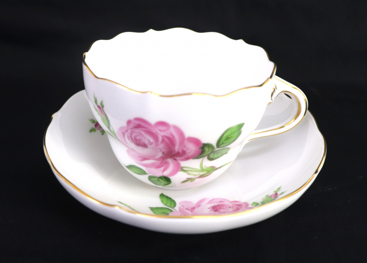 ト葛】 美品 Meissen マイセン ピンクローズ カップ&ソーサー 金彩