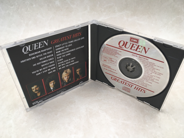  б/у CD QUEEN GREATEST HITS старый стандарт CP32-5381 /YAE437