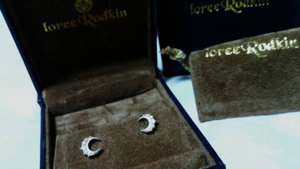  regular beautiful rare! Loree Rodkin Loree Rodkin Crescent moon earrings silver 925× light Stone man and woman use possible 0 month performer Celeb favorite *