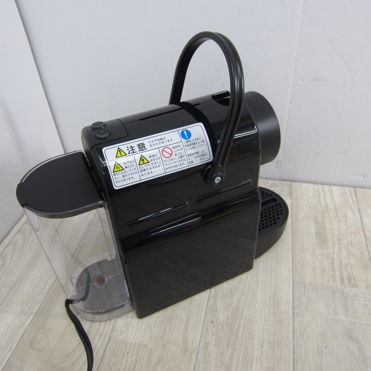 熱い販売 ネスプレッソ コーヒーメーカー イニッシア ブラック D40-BK