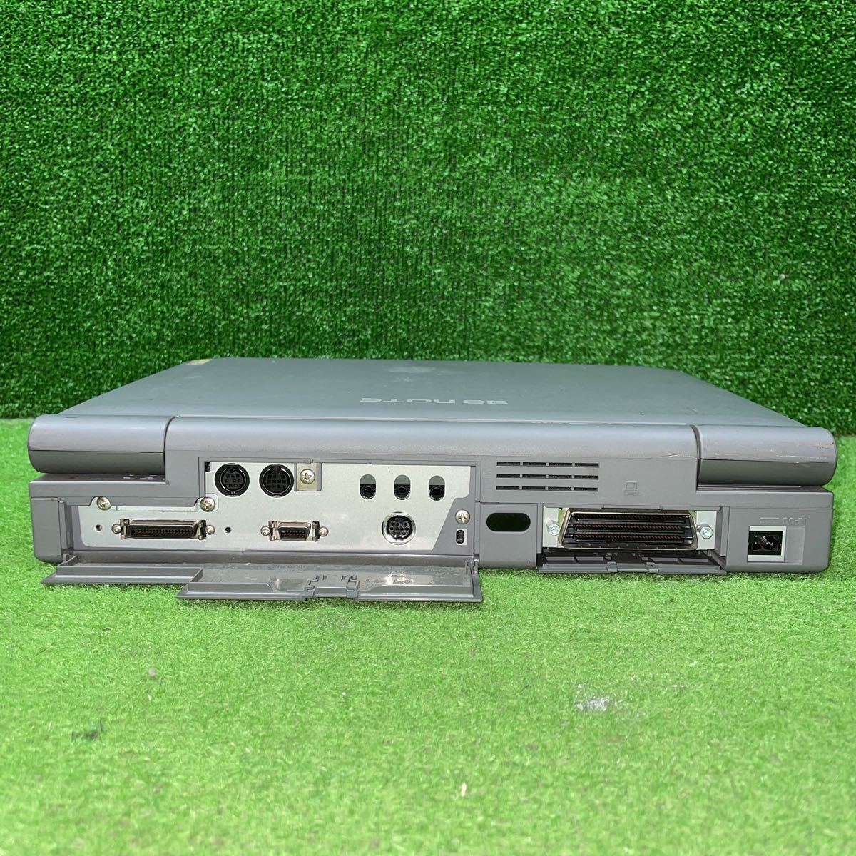 PCN98-17 激安 PC98 ノートブック NEC PC-9821Na9 通電、起動OK ジャンク_画像7