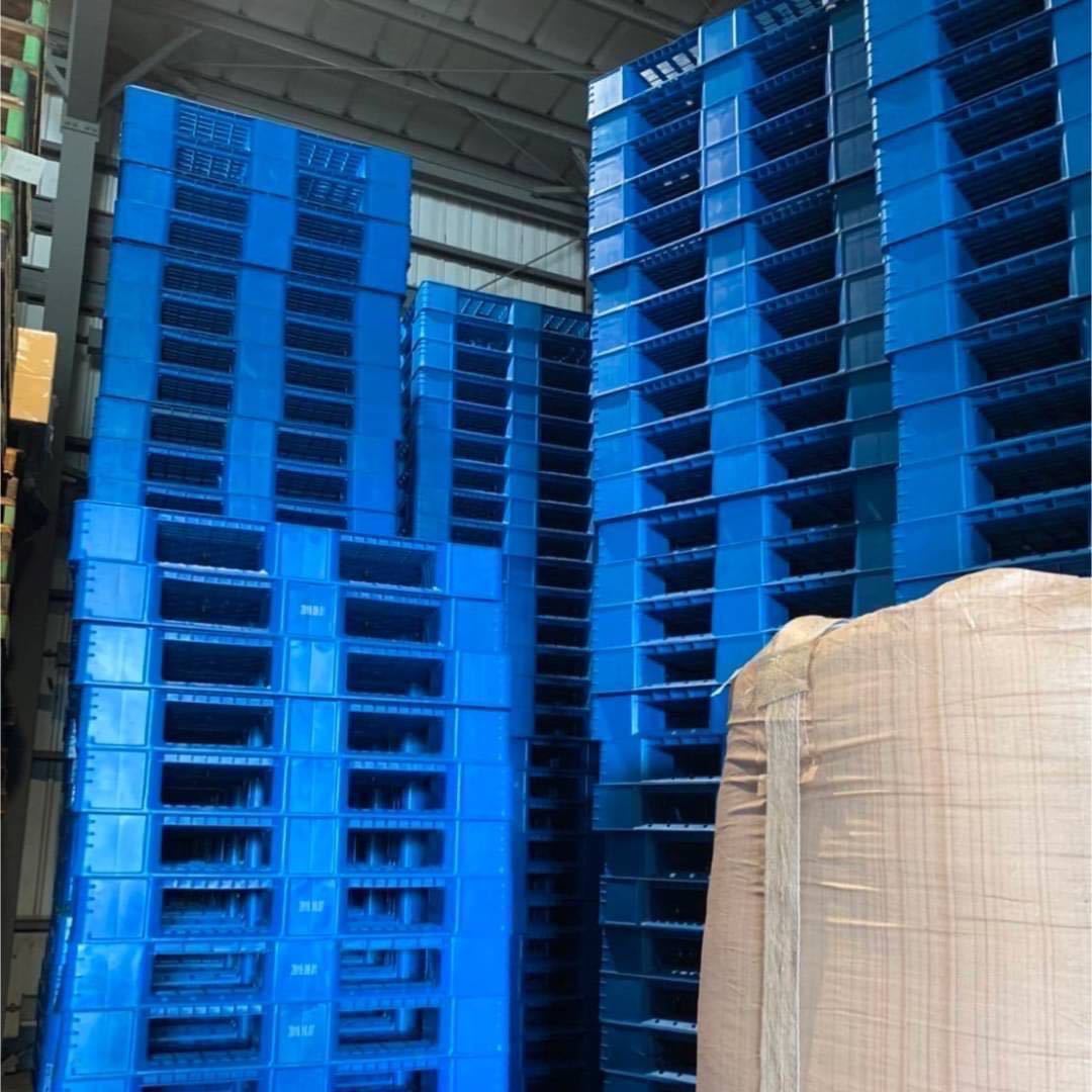 新古品】【在庫多数】樹脂パレット プラスチックパレット 1100 新古品】【在庫多数】樹脂パレット プラスチックパレット 1100