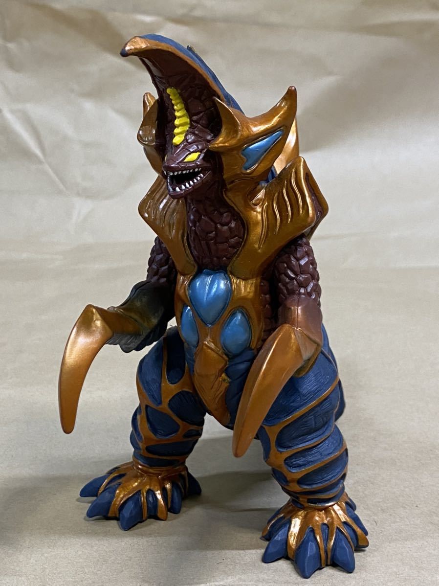 ソフビ】 ヤフオク! - ウルトラマン 怪獣 ソフビ ビッグソフビ フィギ