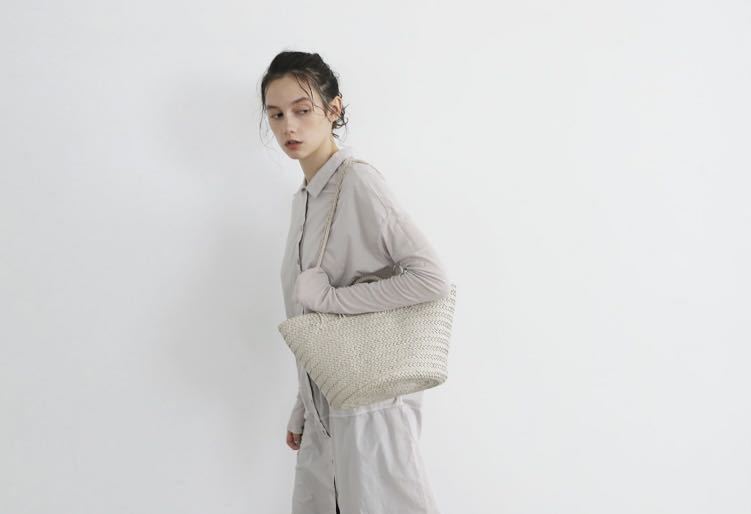 即完売　希少　Aeta アエタ　LEATHER BASKET M + SHOULDER ivory アイボリー　編みバッグ かごバック カゴバッグ トートバッグ 小物入れ_画像4