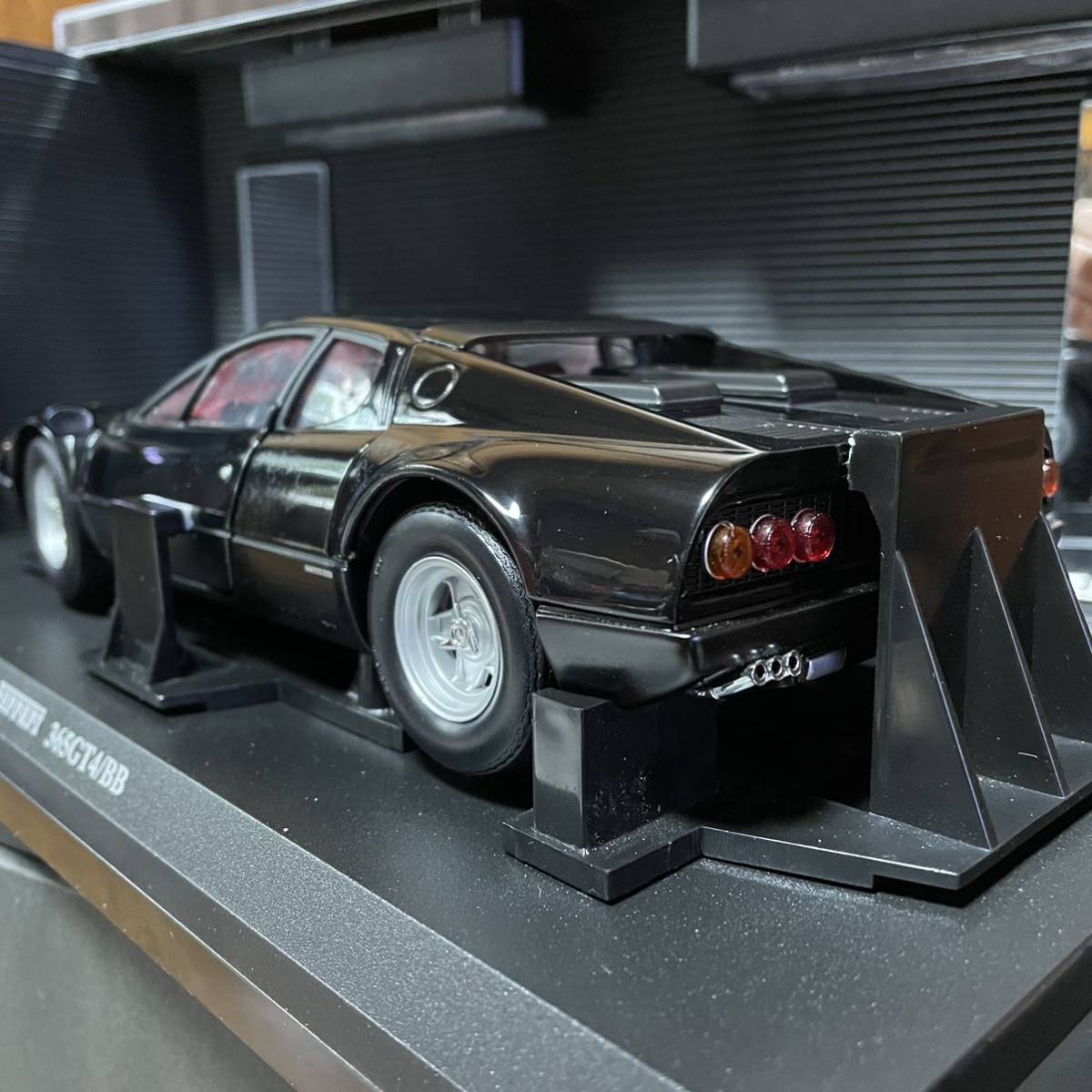 絶版未展示品 京商 1/18フェラーリ 365GT4 /BB ブラック-