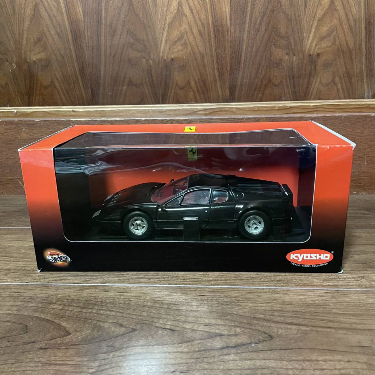絶版未展示品 京商 1/18フェラーリ 365GT4 /BB ブラック-