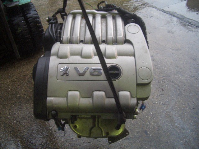 * Peugeot 607 sport 05 year Z8XFX XFX engine body ( stock No:A08825) (5667) *