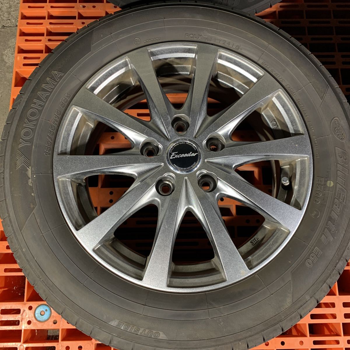 Exceeder エクシーダー HOT STUFF 15インチアルミホイール4本セット ヨコハマ ブルーアース 185/65R15 ラジアルタイヤ プリウスα ノア_画像2