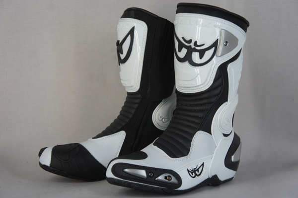 展示品 BERIK ベリック レーシングブーツ 1289 WHITE 40サイズ 変色有