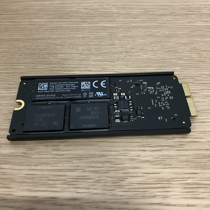 APPLE純正 SAMSUNG製 SSD 1TB MZ-KPV1T0S/0A1 2017 11製造 中古 APPLE純正 SAMSUNG製 SSD 1TB MZ-KPV1T0S/0A1 2017 11製造 中古