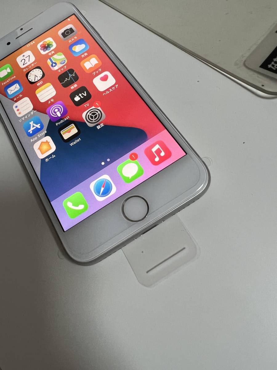 SIMロック解除済み Apple iPhone8 64GB シルバー 本体のみ バッテリー 