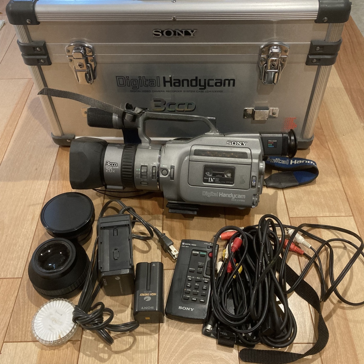 必見!良品☆簡易動作確認済み☆ソニー SONY DCR-VX1000 ビデオカメラ