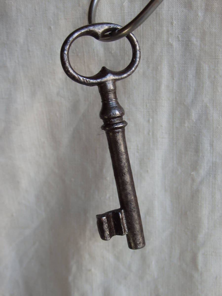 フランスアンティーク アンティークキー KEY 雑貨 フレンチ 蚤の市 古い 古道具 錠 ブロカントの画像1
