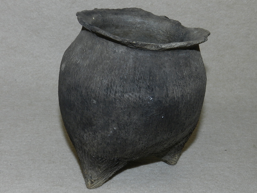 Ka49 考古学 古代土器 三つ足 須恵器 発掘品 出土 検 郷土史料 古陶 古 