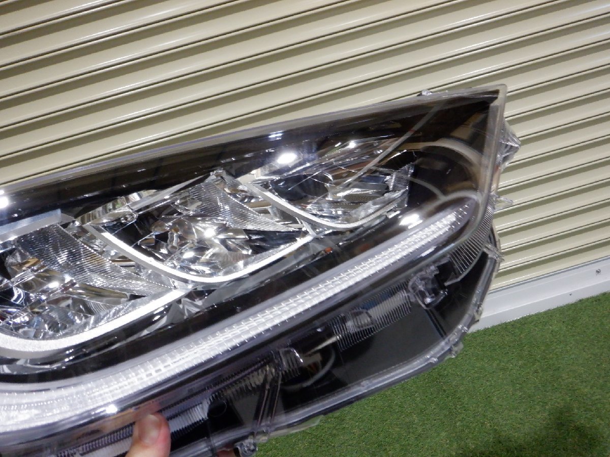 トヨタ純正 MXPA10 MXPH10 KSP210 ヤリス YARIS LED ヘッドライト ヘッドランプ 右側 運転席 美品 81110-K0030 刻印K2 K0-3 点灯確認済_画像5