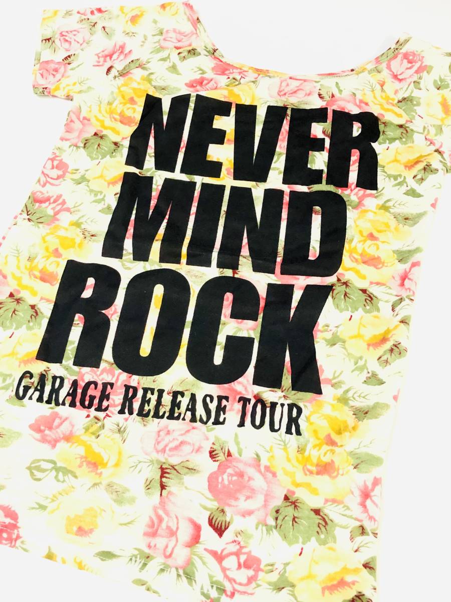 新品 「NEVER MIND ROCK」　ピンク＆イエローローズプリントTシャツ　半そで　サイズL_画像4