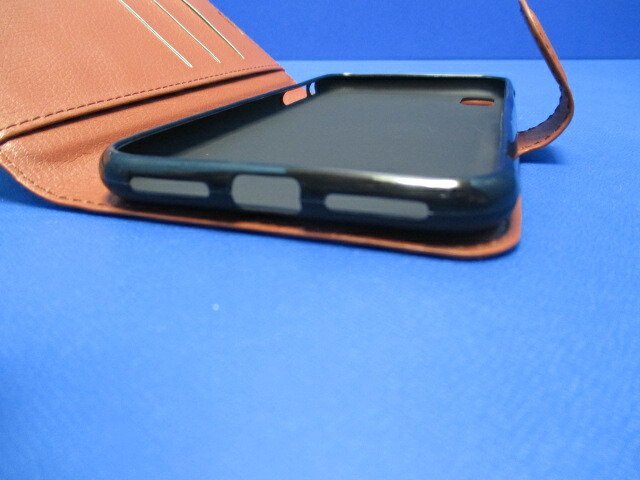 iPhoneXR ケース（6.1インチ）シンプル 手帳型 ケース ブラウン 手触りの良い上質感PUレザー スリムデザイン カードポケット スタンド機能_画像6